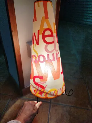 Coppia di lampade vintage con lettere