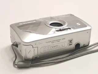 Cámara Fujifilm 35mm Plata Compacta