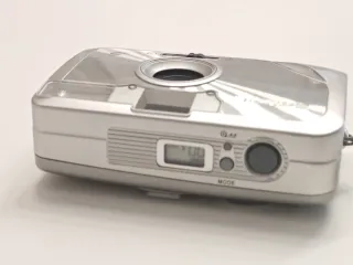 Cámara Fujifilm 35mm Plata Compacta