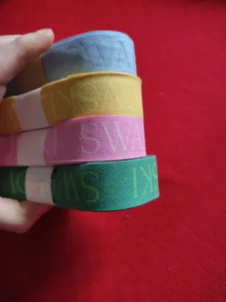 Nastro e adesivi Swarovski chiudipacco