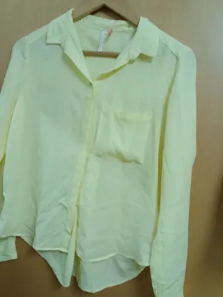 Camisa de manga larga amarilla