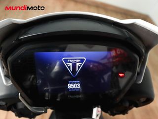 TRIUMPH STREET TRIPLE 765 R