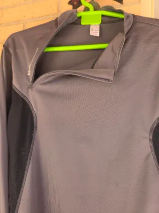 Camiseta de deportes de montaña manga larga Nueva.