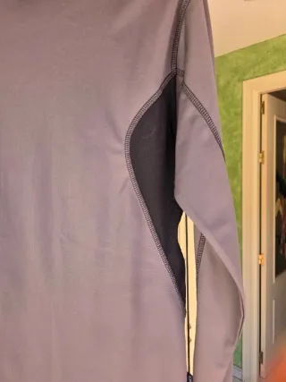 Camiseta de deportes de montaña manga larga Nueva.