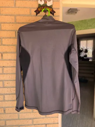 Camiseta de deportes de montaña manga larga Nueva.