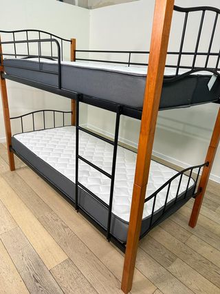 Offerta letto a castello doppio in metallo e legno