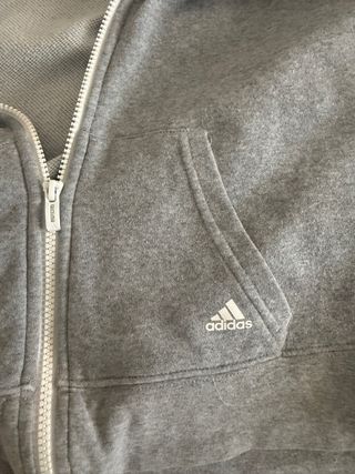 Chaqueta Adidas gris con cremallera