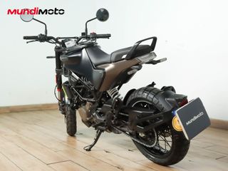 HUSQVARNA SVARTPILEN 125 ABS