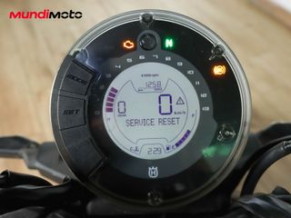 HUSQVARNA SVARTPILEN 125 ABS