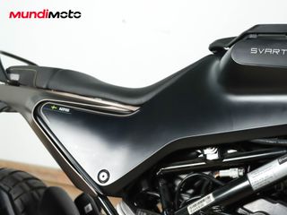 HUSQVARNA SVARTPILEN 125 ABS