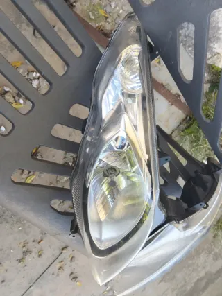 Faros Suzuki Brugman K7 2011