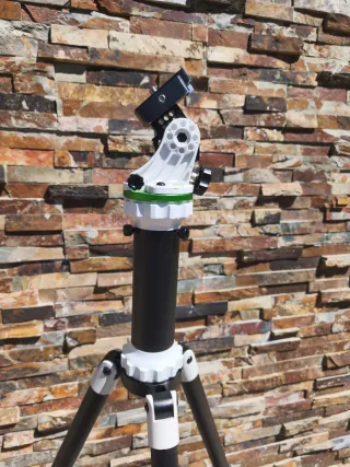 Trípode Skywatcher con bolsa y extras.