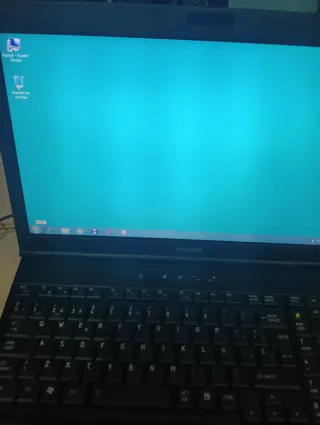 Portátil Toshiba Satellite Pro Rojo