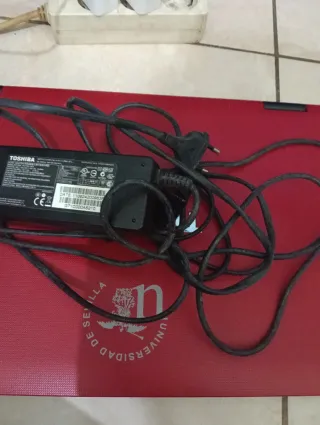 Portátil Toshiba Satellite Pro Rojo