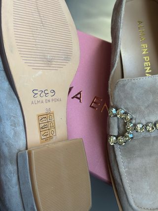 Zapatos Alma en Pena Piel Beige con Pedrería