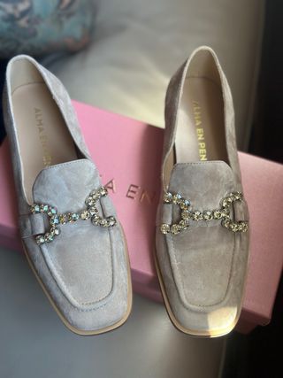 Zapatos Alma en Pena Piel Beige con Pedrería