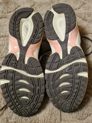 Zapatillas Asics Mujer Marrón y Dorado