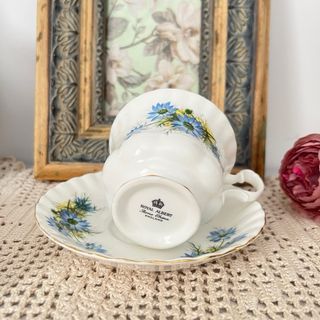 Taza y plato porcelana inglesa Royal Albert