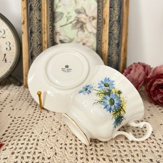 Taza y plato porcelana inglesa Royal Albert