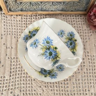 Taza y plato porcelana inglesa Royal Albert