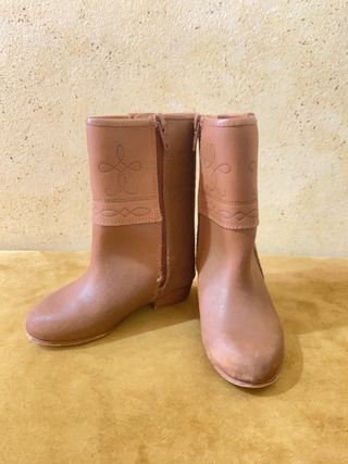 Botas camperas talla 24.  MarcaVALVERDE DEL CAMINO