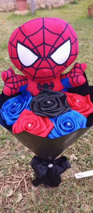 Ramos de Rosas Eternas Satinadas