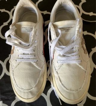 Off-White Sneakers Bianche con Dettagli Rossi