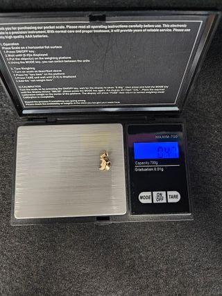 Colgante de Oro 18K, Luna Pequeña, 0,47gr, 1,5cm