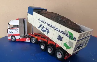 Maqueta Camión Mercedes Actros y Bañera