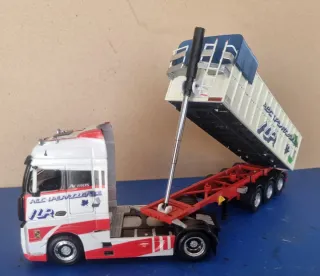 Maqueta Camión Mercedes Actros y Bañera