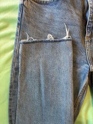 Pantalón vaquero Zara bajo deshilachado