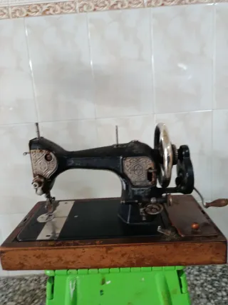 Máquina de coser antigua