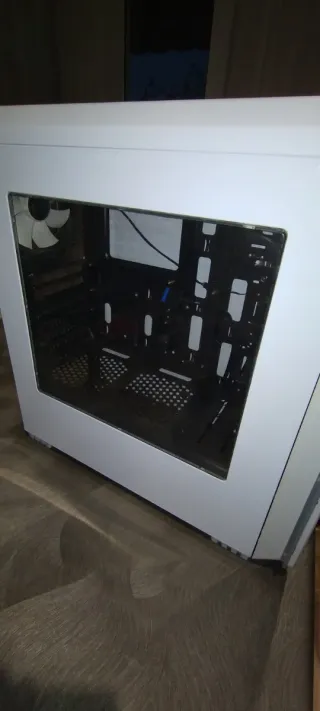 Caja de PC Blanca
