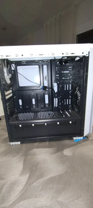 Caja de PC Blanca