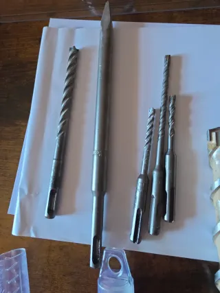 Lote Brocas hormigón SDS y puntero.