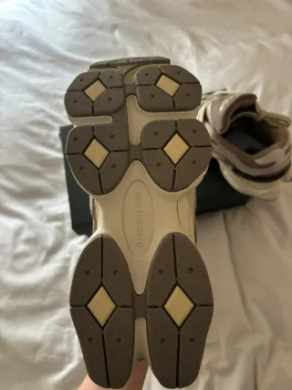 New Balance 9060 Beige/Marrón