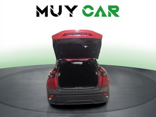 Peugeot 408 GT Hybrid eDCS6 100 kW (136 CV)