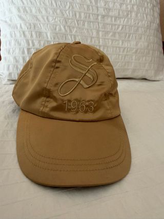 Gorras: dorada y rosa