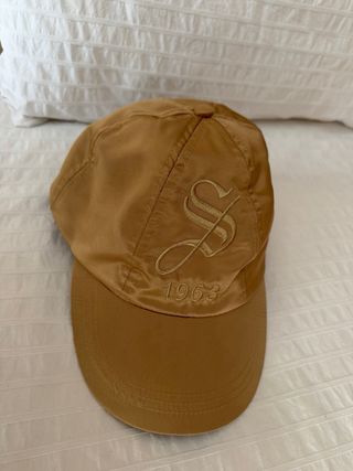 Gorras: dorada y rosa