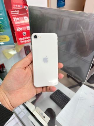 iPhone SE 2023 64GB Semi Nuevo