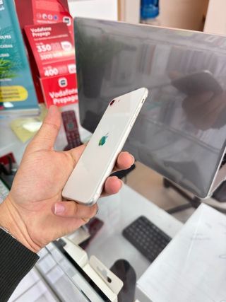 iPhone SE 2023 64GB Semi Nuevo