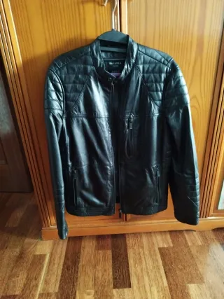 Cazadora Biker Cuero Negra Bershka