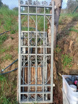 Cancello in ferro battuto decorato