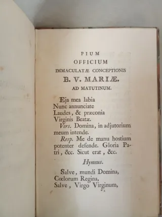 Raro y escaso devocionario en latín