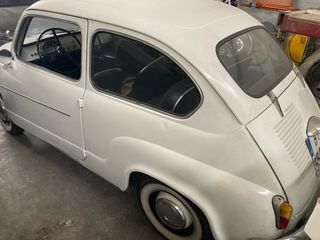 SEAT 600 d  2 unidades