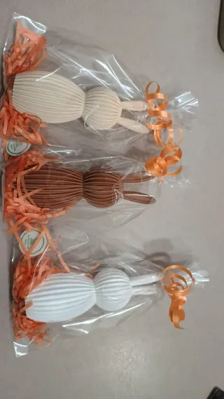 Conigli porta ovette in pla