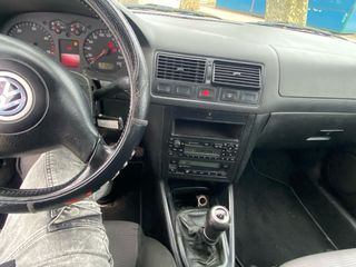 Volkswagen Golf 2002