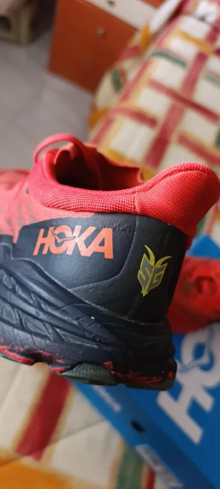 Zapatillas Hoka Trail Running Rojas/Rosa