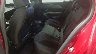 Peugeot 408 GT Hybrid eDCS6 100 kW (136 CV)