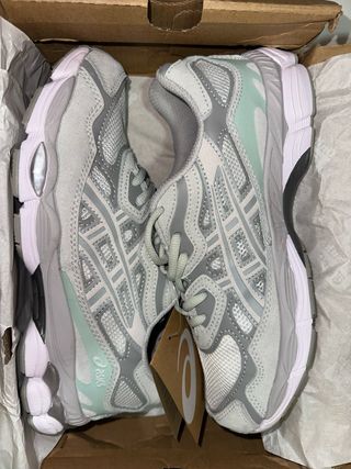Asics Gel NYC Gris y Verde Menta